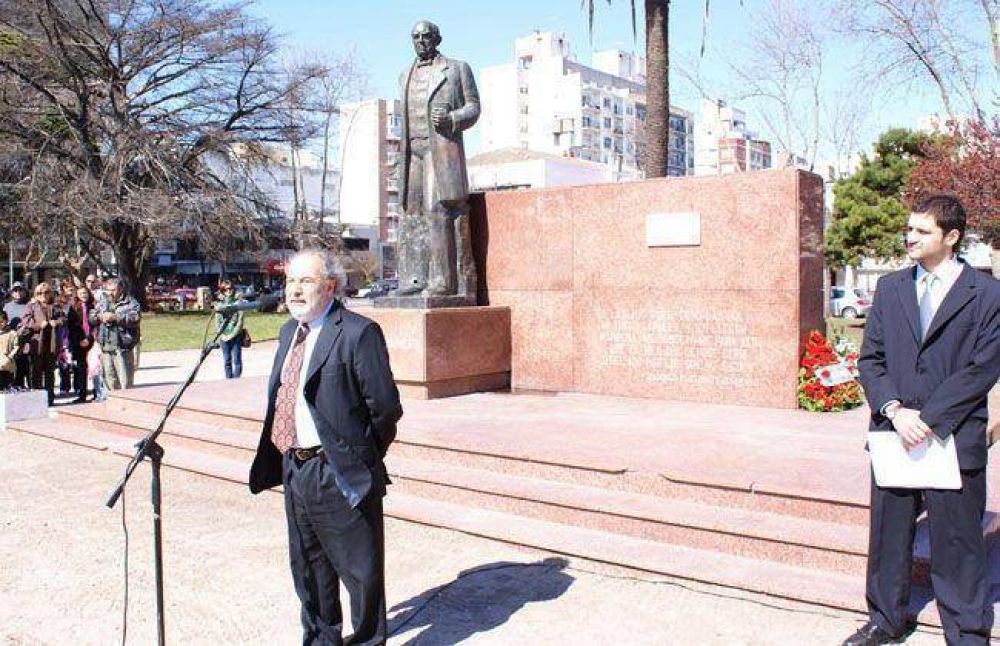 El secretario de Educaci�n descart� el pedido de emergencia para el �rea