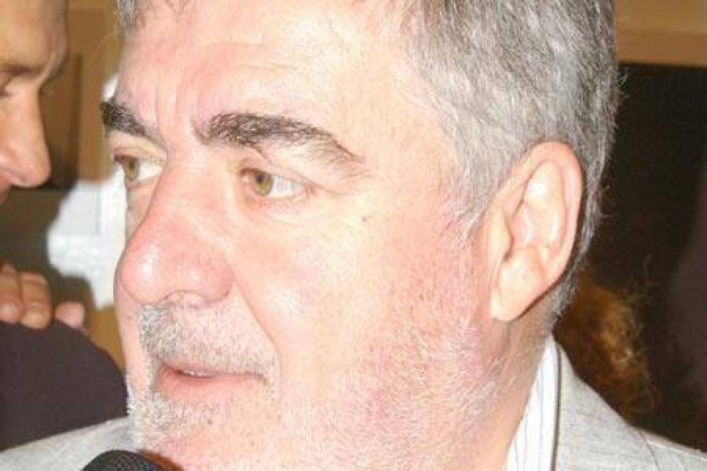 Das Neves: �El funcionario que juegue en este gobierno una interna, se va�