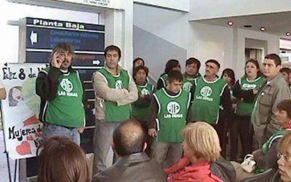 ATE Santa Cruz continu� con huelga y hubo serios incidentes en R�o Gallegos