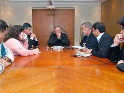 Peralta: las cosas no se arreglan a las patadas