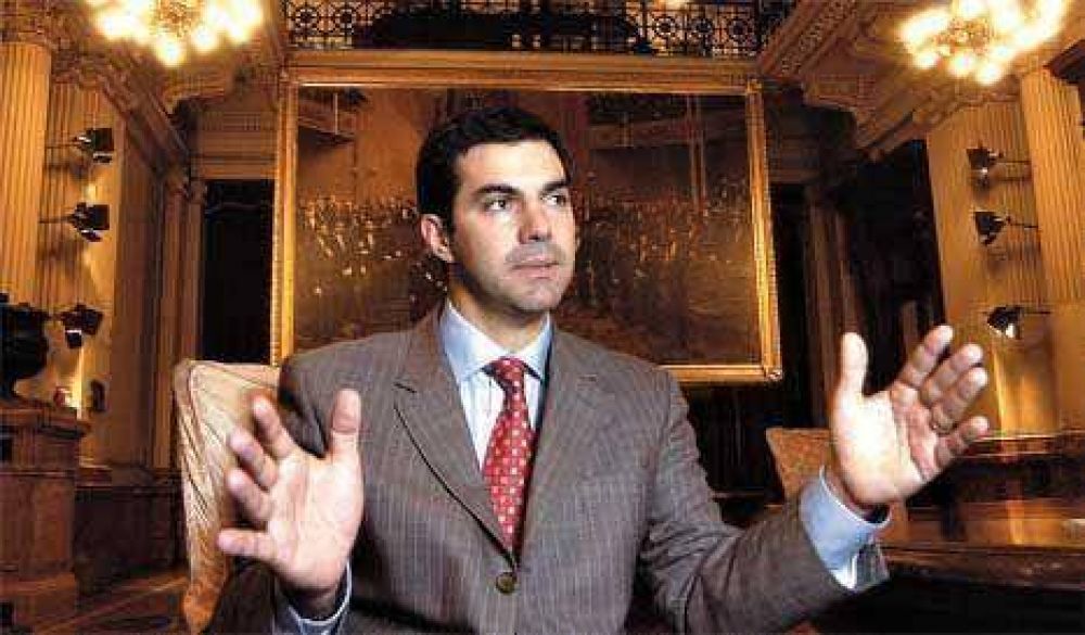 "La discusi�n que veo en los medios s�lo gira en torno del poder"