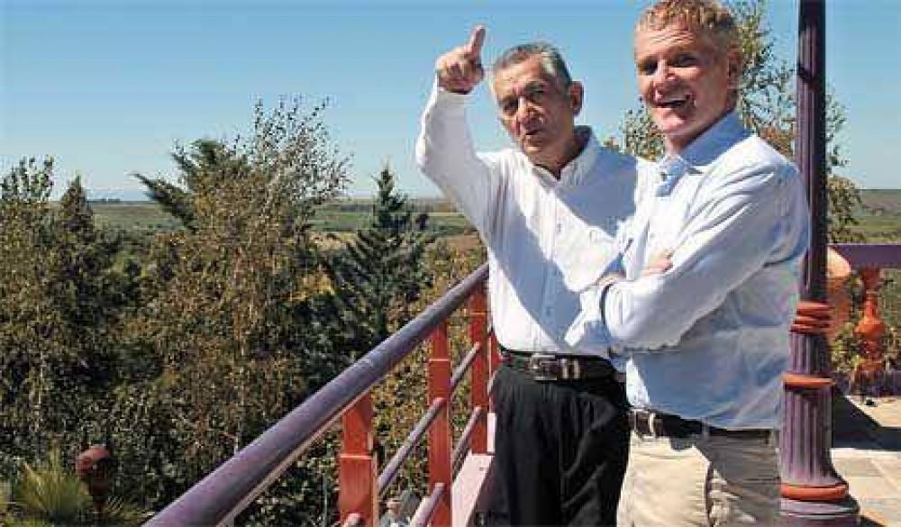 De Narv�ez suma peronismo en San Luis