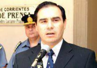 Vald�s anticip� aumento salarial, ascensos y equipamientos para la Polic�a