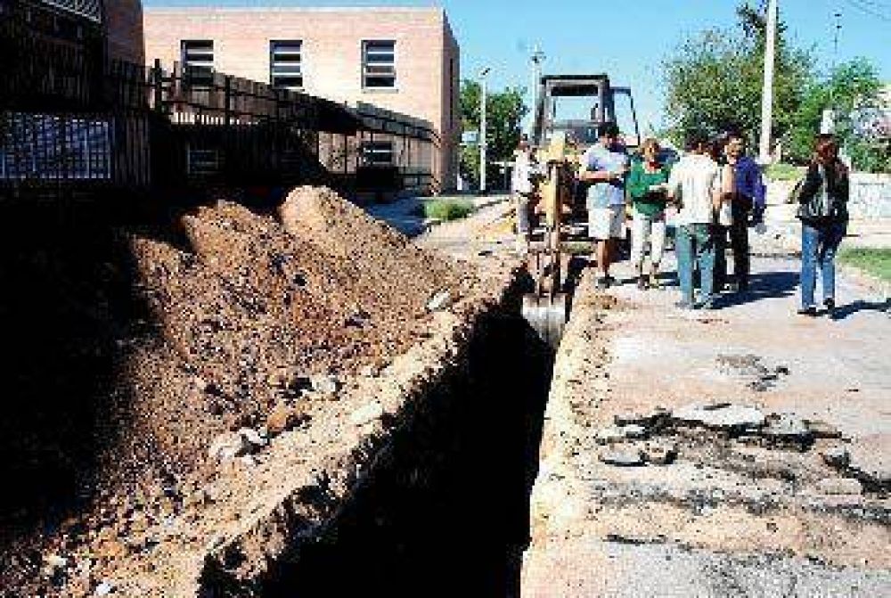 Aguas Riojanas inici� con obras complementarias