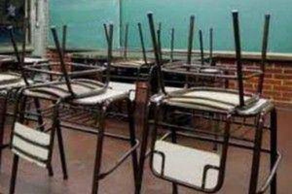 Hoy definen los docentes si contin�a el paro