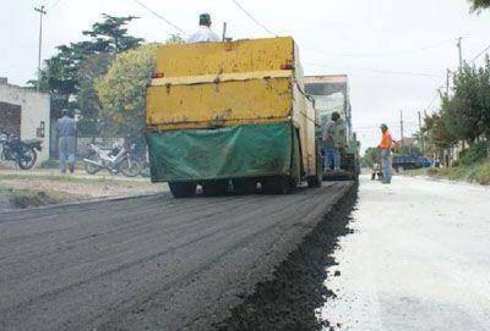 Contin�an las obras viales en distintos barrios de la ciudad
