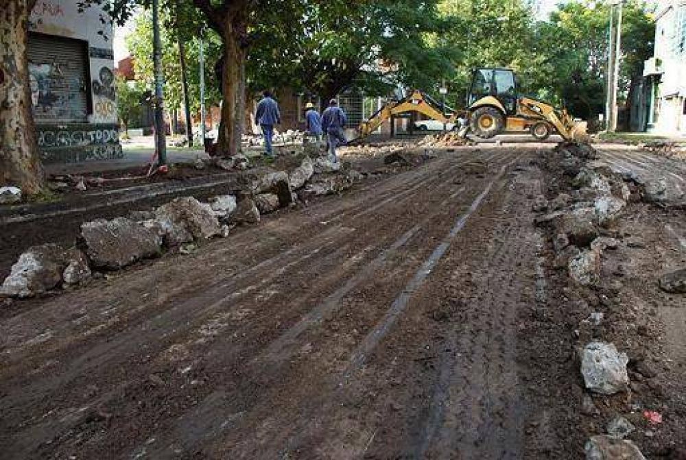 INFORMAN OBRAS DE REPAVIMENTACION EN LANUS CENTRO
