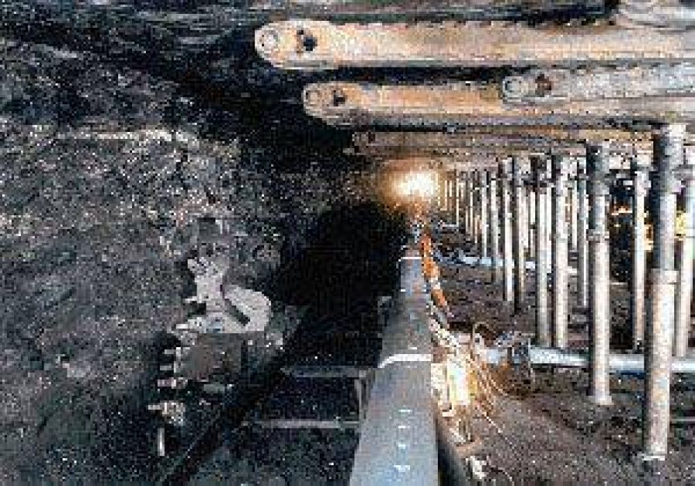 Es tan f�cil comprar tierras en el pa�s, que las mineras pueden cercar sus yacimientos con campos propios