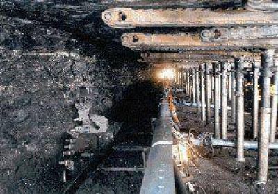 Es tan f�cil comprar tierras en el pa�s, que las mineras pueden cercar sus yacimientos con campos propios