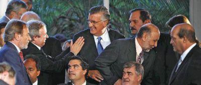 Los gobernadores presionar�n para que la Naci�n les gire m�s fondos