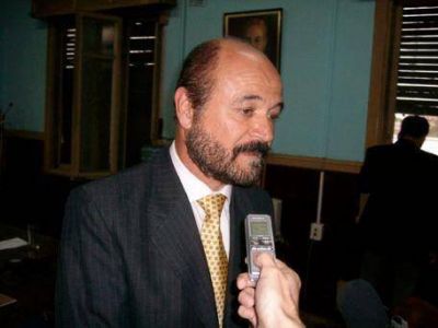 Oscar Colombo: "A �Maxi� Fern�ndez se le va a aplicar una sanci�n"