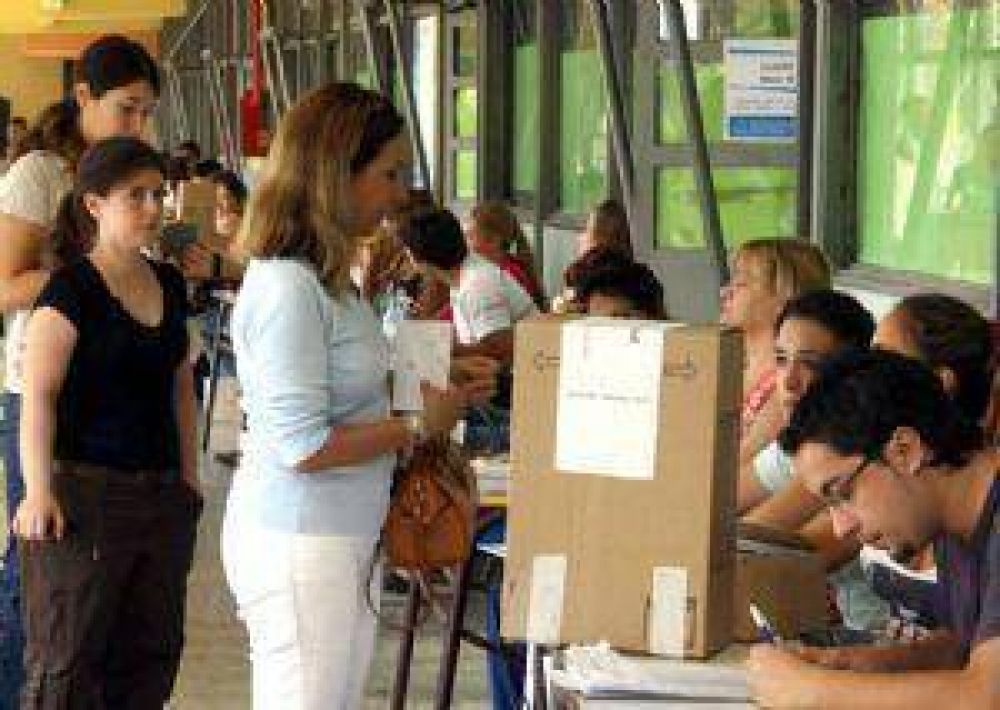 El escrutinio electr�nico funcion� y el resultado final estuvo a las 20.30