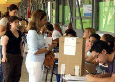 El escrutinio electr�nico funcion� y el resultado final estuvo a las 20.30