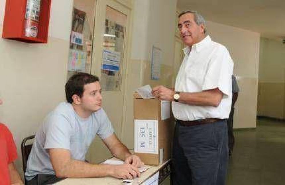 V�ctor Fayad no descart� desdoblar comicios de intendentes y presidente