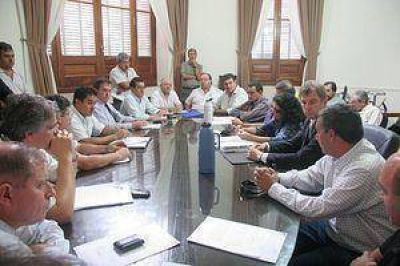 Los municipales acordaron el aumento y levantaron el paro
