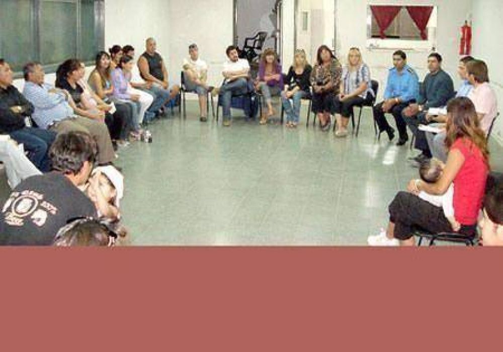 Concejales del PJ se reunieron con vecinos del barrio Amaya