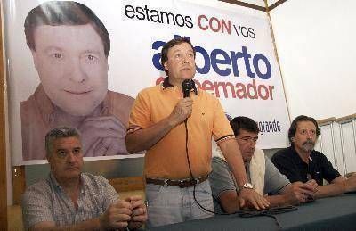  Weretilneck sale a promover su candidatura a gobernador
