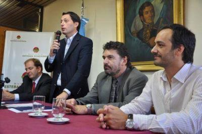 Firman convenio para "trasparentar" la gesti�n de las cooperativas