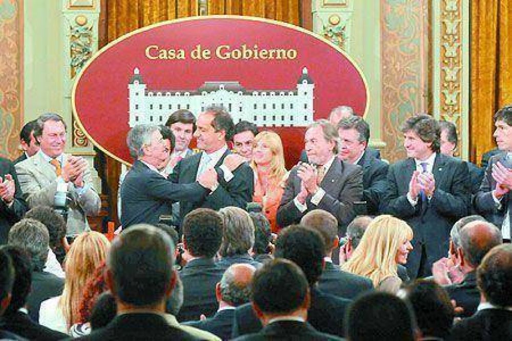 Scioli tom� juramento a sus nuevos funcionarios
