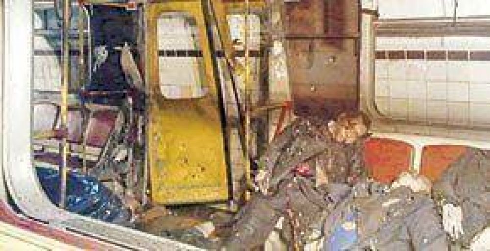 Doble atentado suicida en el metro de Mosc�: 38 muertos