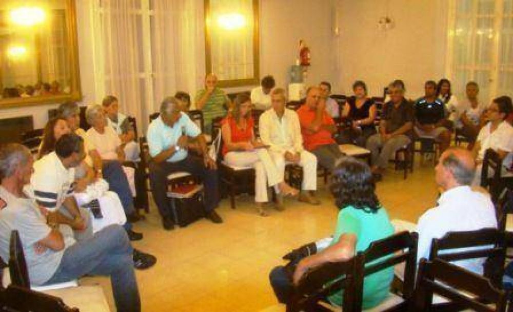   Gremios en audiencia p�blica: "El sistema de salud es un queso gruyere"