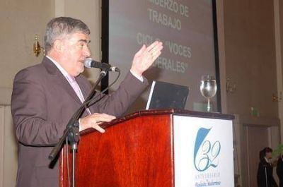 Ante 400 empresarios, Das Neves llam� a subsidiar al peque�o y mediano productor