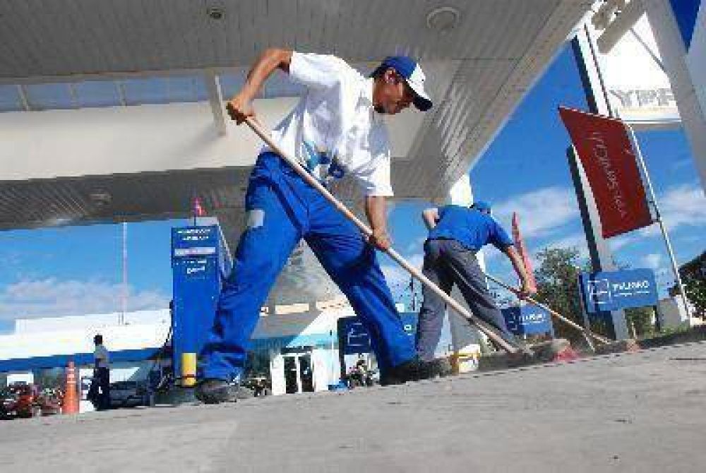  Preocupante falta de combustible en la regi�n