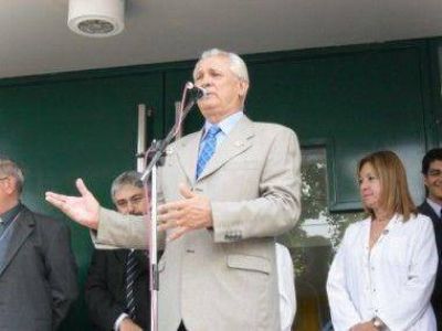 Municipios San Martin Con fondos municipales Ivoskus inaugur� la primera etapa del nuevo Hospital Thompson