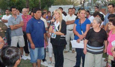 Villa Astolfi: 150 vecinos se reunieron para reclamar obras