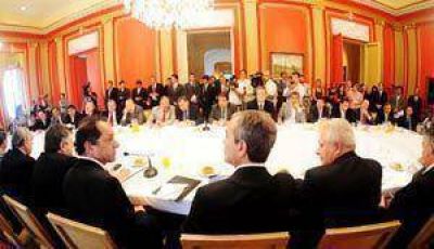 Scioli promueve mantener "actitud ofensiva contra el delito" con "m�s polic�as en las calles" 