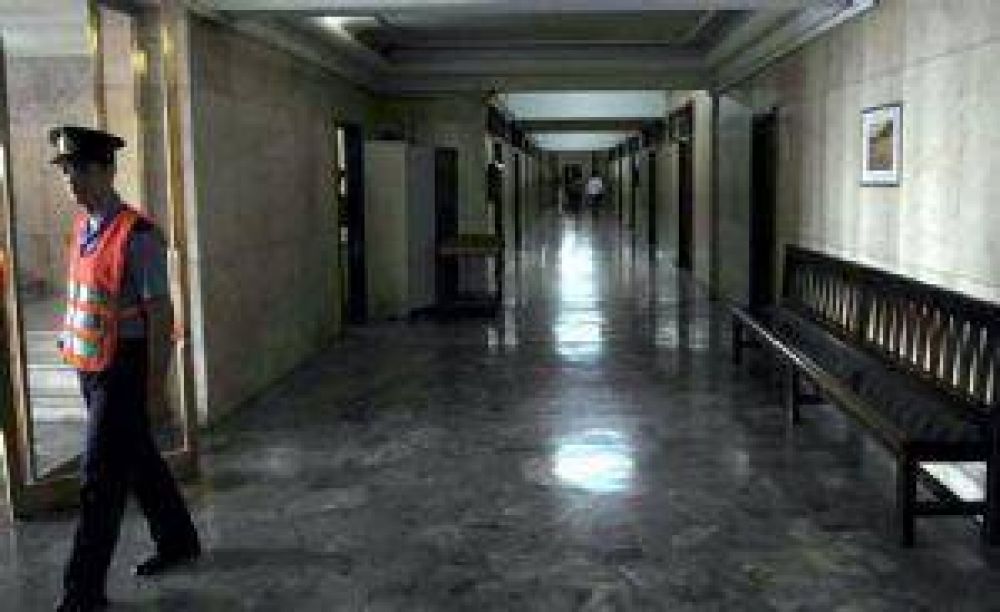 Los sindicatos rechazaron otra vez la suba ofrecida y profundizan protestas