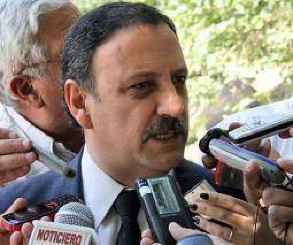 Con tono cordial, Quintela volvi� a pedir por una ley de coparticipaci�n municipal