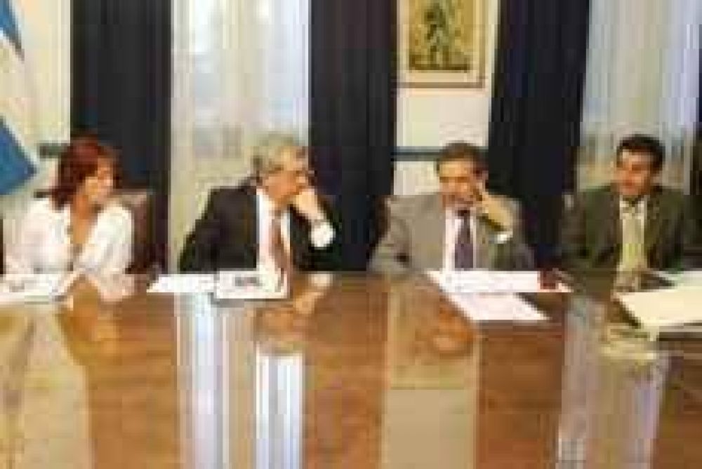 La Naci�n comprometi� apoyo para paliar la sequia en La Rioja