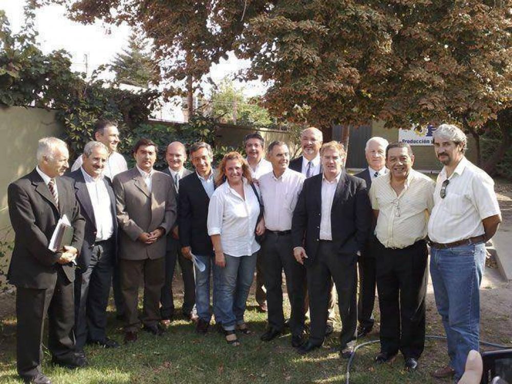 El impuesto al cheque uni� a la oposici�n sanjuanina 