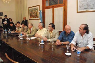 Gioja no descarta que Miner�a sea ministerio 
