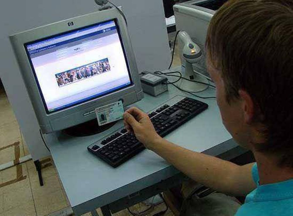 Ya se aplica el nuevo sistema de licencias para conducir, con medidas in�ditas