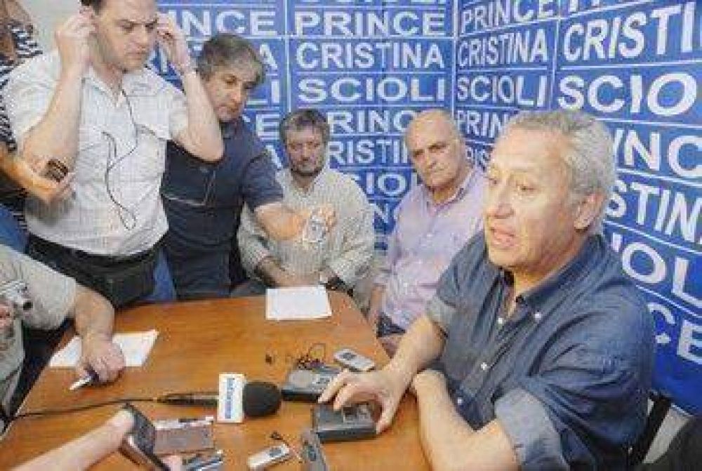 "Prince es un camale�n que se disfraza para persistir"