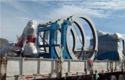 Lleg� la maquina de termofusi�n que unir� la ca�er�a del emisario submarino de OSSE