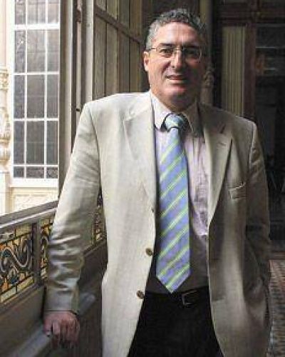 "Pi�era act�a en soledad"