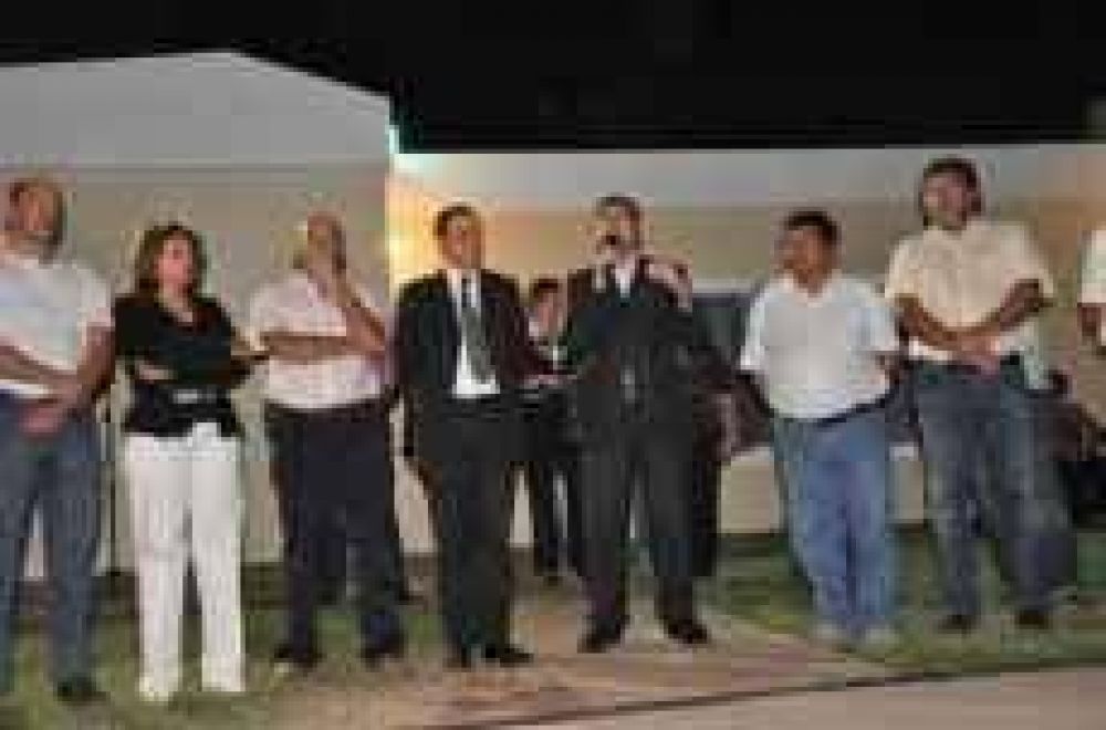 80 familias riojanas recibieron del gobierno provincial su nueva vivienda