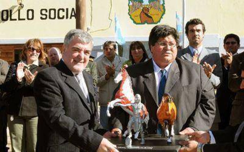 R�o Senguer ser� declarado un "�rea natural protegida"