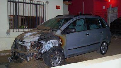 Detuvieron a posibles sospechosos del atentado a la periodista. La madre de uno de ellos dice que es un "perejil"