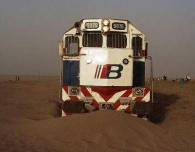 Por la voladura de tierra, hace dos meses que no circula el tren entre Bah�a Blanca y Patagones 