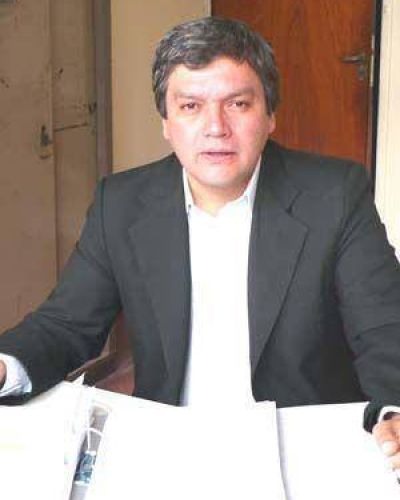 Concejal Estupi�an: Refut� el discurso del jefe comunal