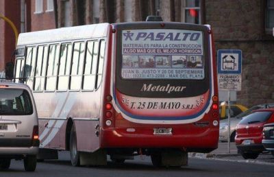 Las empresas de �mnibus urbanos a�n no retiraron la publicidad