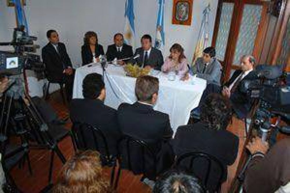 Barifusa ratific� "trabajar en pro de los sectores m�s necesitados"  