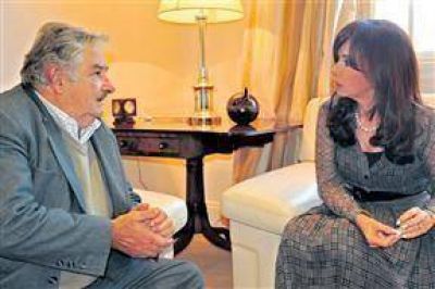 Uruguay y la Argentina se alinean por el fallo de Botnia