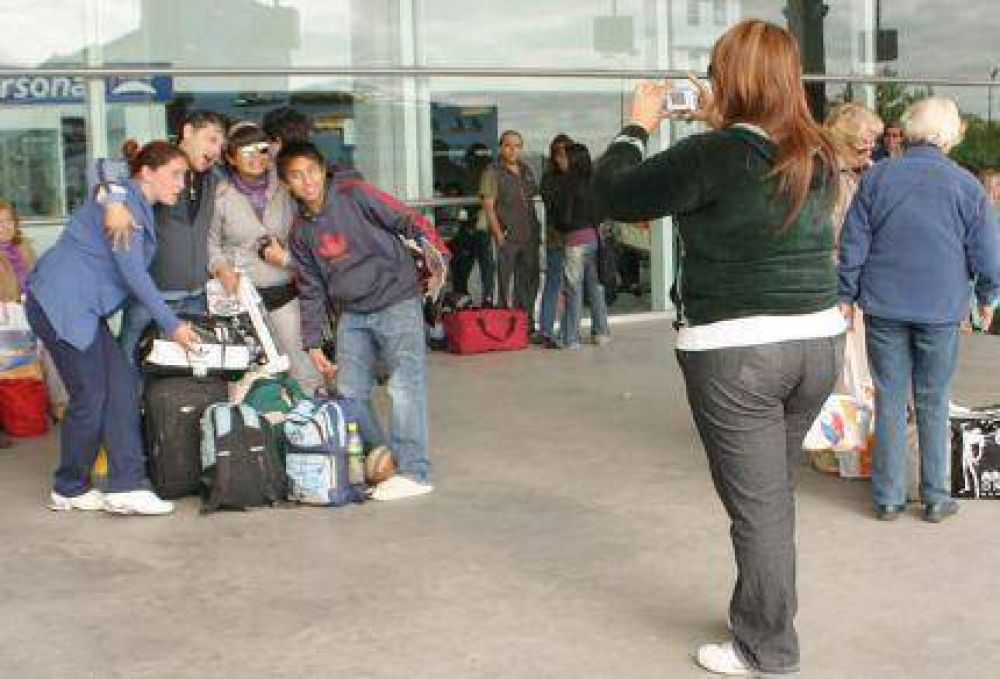 Los �ltimos turistas est�n partiendo en un fin de semana sin accidentes mortales