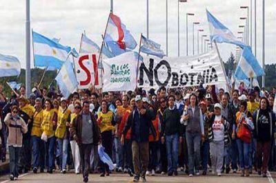 Argentina y Uruguay acatar�n el fallo de La Haya por Botnia