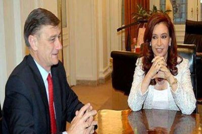 Cristina Fern�ndez se re�ne con gobernadores opositores